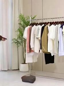 YIXUAN | Floor-standing Stainless Steel Double Pole Clothing Display Rack
