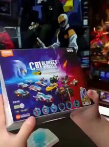 YIXINGMING | Ultraman Themed Building Educational Toy