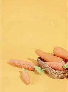 VOA | Cute Carrot Durable Chew Toy for Cats with Sound