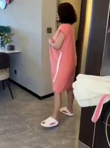 Jiaxun | Wearable Quick Drying Bathrobe for Home Use