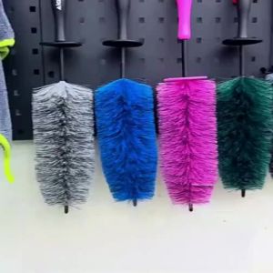 AN-RIDDLE | Splash Resistant Blue Wheel Brush