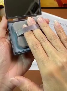 GUOQI | Facial Oil Blotting Papers with Powder Puff Oil Control Make-up Fix