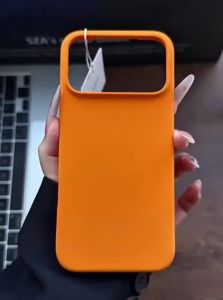 DAIMANG | High-Quality Liquid Silicone Full Coverage Shockproof Phone Case Starry Orange