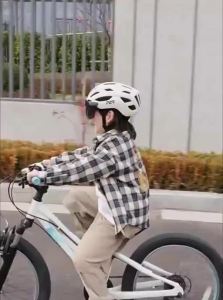 P2R | Color-changing MIPS Child Helmet with Magnetic Goggles and Protector