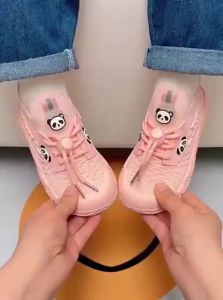 Breathable Mesh Girls Sports Shoes