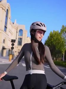 TOSUOD | Ventilated Integrated Cycling Helmet