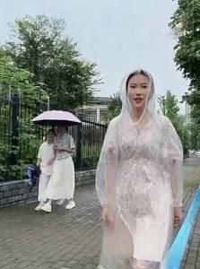 Disposable Foldable Raincoat for Outdoor Long Protection
