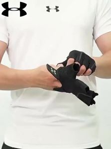 Under Armour | Anti-Slip & Blister Prevention Gym Gloves