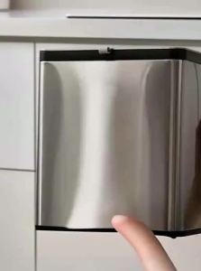 LANJIAOLUO | Wall-mounted Bathroom Trash Can with Lid