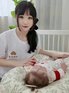 ANYOUBI | Portable Baby Crib Newborn Soothing Breathable Sleep Aid