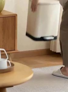 LANJIAOLUO | Pedal-Operated Lidded Household Trash Can