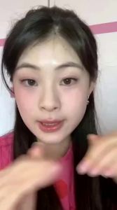 Real Techniques | Wet Use Portable Non-Absorbent Powder Puff