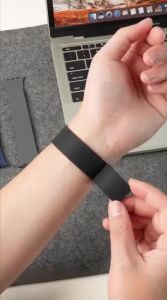 CRAFTSMAN DAI | Silicone Magnetic Breathable Sport Apple Watch Band