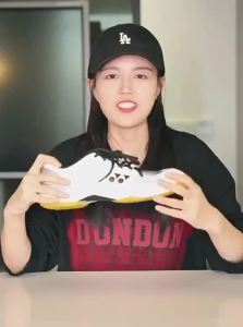 Yonex | Giày Thể Thao Thông Gió Nhẹ Nhàng Chống Sốc