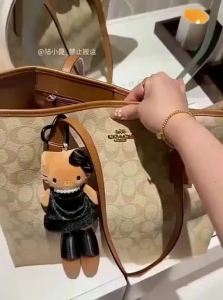 Large Capacity Portable Womens Makeup Organizing Bag