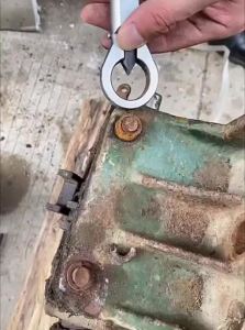 HUANGXIAOCHAO | Rusted Nut Cutter Disassembly Tool