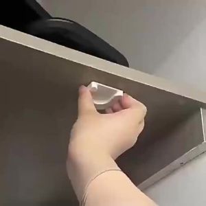 Non-Drilling Magnetic Wall Mount Remote Organizer